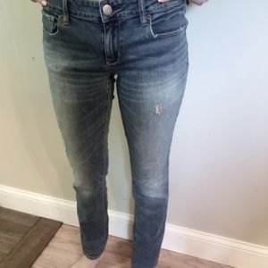 American Eagle size 8 skinny Jeans low rise blue
